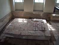 gyula-almasy-kastely-romkonzervalas-rombemutatas